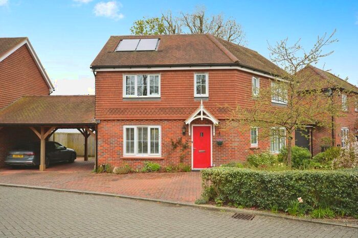 3 Bedroom Detached House For Sale In Abrahams Close, Amersham, HP7
