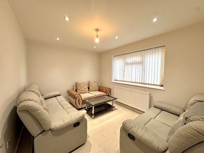 5 Bedroom Terraced House To Rent In Cygnet Avenue, Feltham, TW14