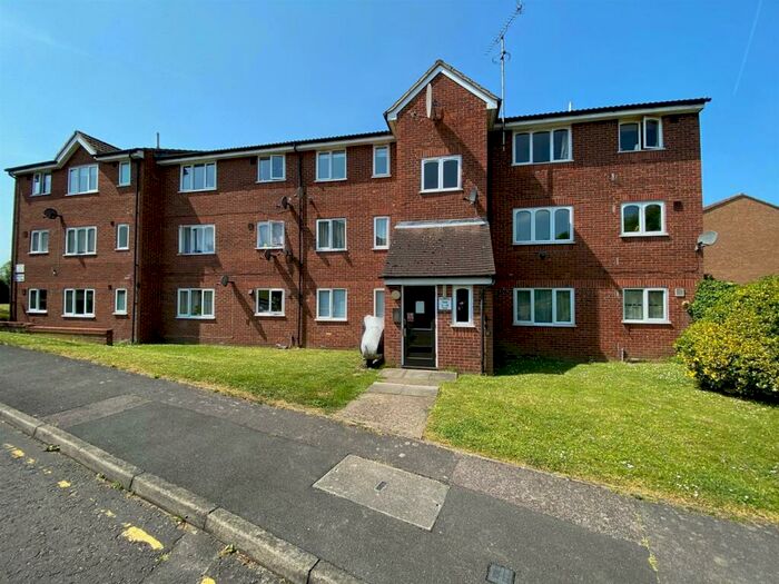 1 Bedroom Flat To Rent In Naunton Way Hornchurch Essex, RM12