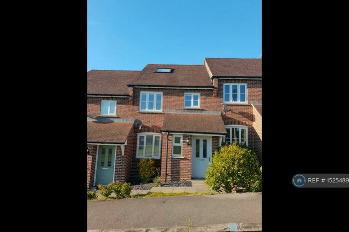 3 Bedroom Terraced House To Rent In Overton Hill, Basingstoke, RG25