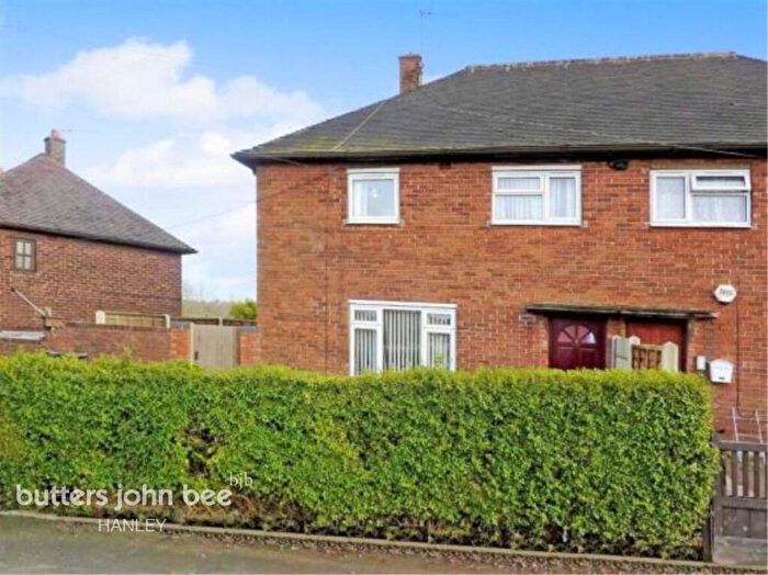 3 Bedroom Semi Detached House To Rent In Winslow Green, Stoke-on-trent, ST2