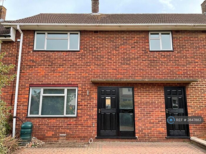 3 Bedroom Terraced House To Rent In Fawters Close, Brentwood, CM13