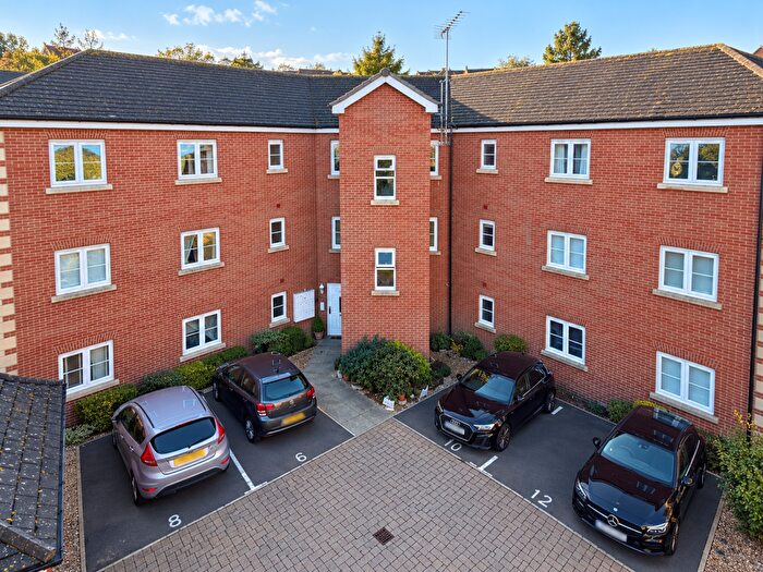 2 Bedroom Flat To Rent In Holbeach Drive Kingsway, Quedgeley, Gloucester, GL2