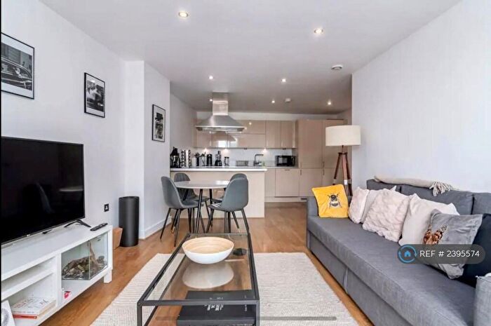 3 Bedroom Flat To Rent In Diprose Court, London, E3