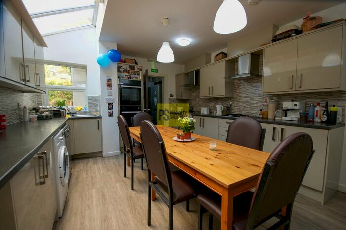 7 Bedroom Terraced House To Rent In Dawlish Road, Selly Oak, Birmingham, B29