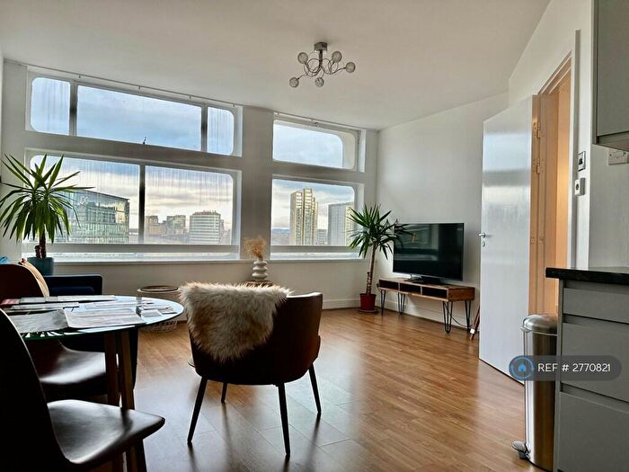 2 Bedroom Flat To Rent In City Heights, Salford, M3