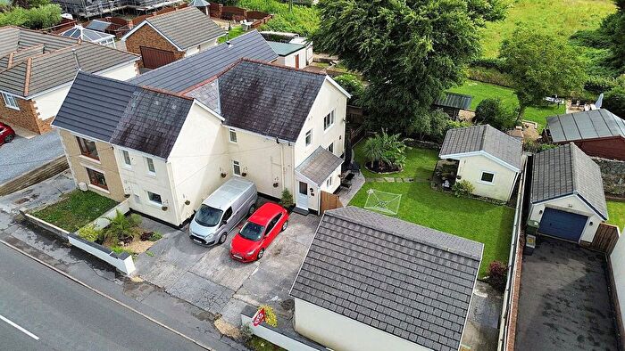 3 Bedroom Semi-Detached House For Sale In Heol Y Meinciau, Pontyates, Llanelli, SA15