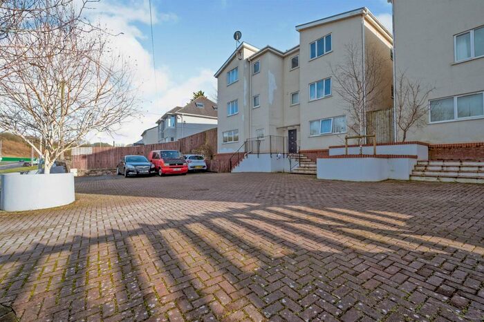 2 Bedroom Flat For Sale In Billacombe Road, Plymouth, PL9