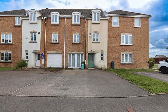 4 Bedroom Town House For Sale In Llwyn Y Gog, Rhoose Point, Rhoose, Vale Of Glamorgan, CF62