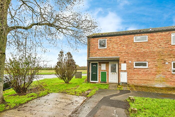 3 Bedroom Maisonette For Sale In Edencroft, Highworth, Swindon, SN6