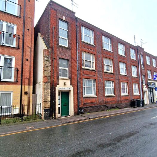 2 Bedroom Flat To Rent In Triumph Court, LU1