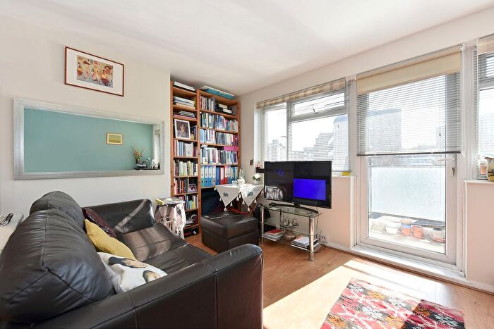 1 Bedroom Flat To Rent In Sulivan Court, Fulham, Hammersmith And Fulham, London, SW6
