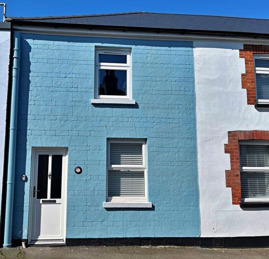 2 Bedroom Terraced House For Sale In South Street, Ventnor, PO38