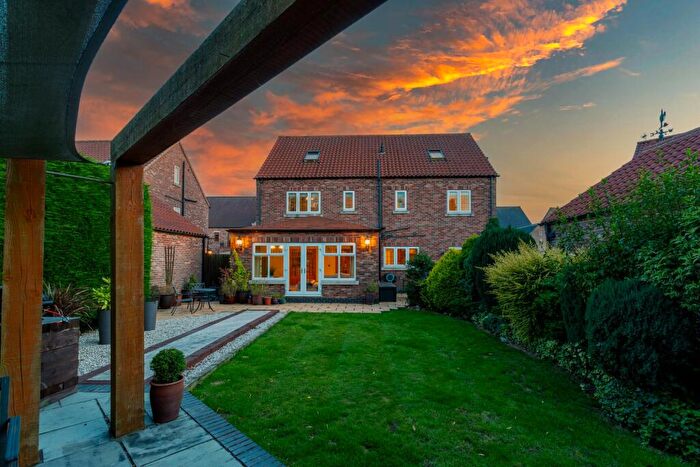 6 Bedroom Detached House For Sale In Rosewoods, Howden, DN14