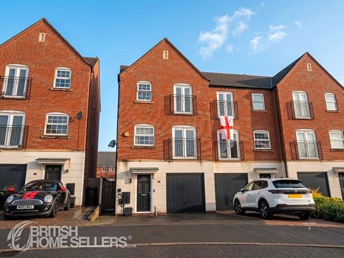 4 Bedroom End Of Terrace House For Sale In Gerards Way, Coleshill, Birmingham, Warwickshire, B46