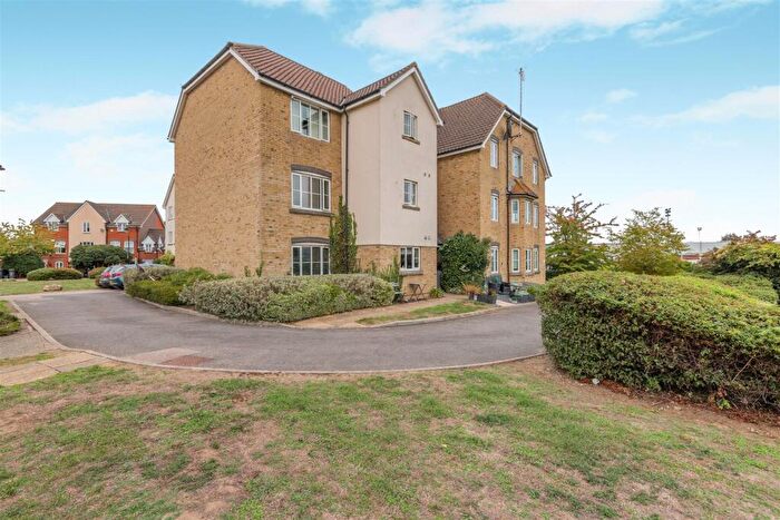 2 Bedroom Flat For Sale In Mercer Close, Larkfield, Aylesford, ME20