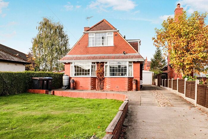 4 Bedroom Detached Bungalow For Sale In Stonefall Avenue, Harrogate, HG2