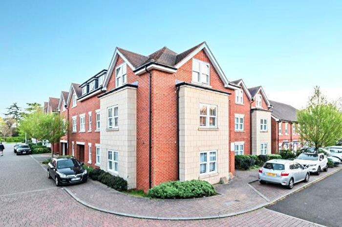 2 Bedroom Apartment For Sale In Haden Square, Reading, RG1