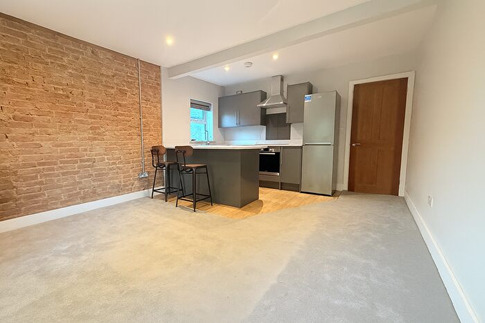 1 Bedroom Flat To Rent In Kingston Road, Leatherhead, KT22