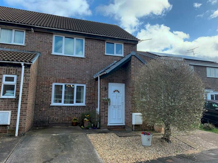 1 Bedroom Flat To Rent In Oak Close, Yate, BS37