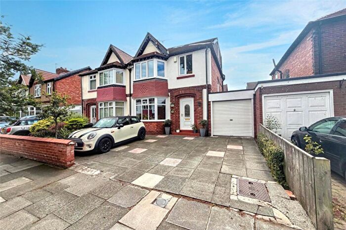 4 Bedroom Semi-Detached House For Sale In Meadow Road, Monkseaton, Tyne & Wear, NE25