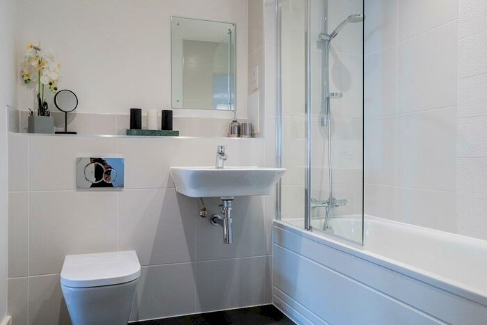 1 Bedroom Apartment To Rent In Holmbush Mews, Crawley, West Sussex, RH12