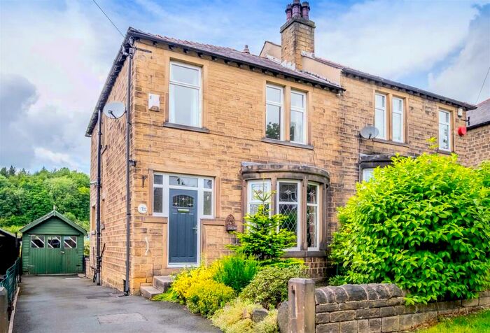 3 Bedroom Semi-Detached House To Rent In Luck Lane, Huddersfield, HD1