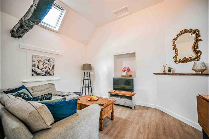 1 Bedroom Detached Bungalow To Rent In The Smithy, Barton Close, Bognor Regis, West Sussex, PO21