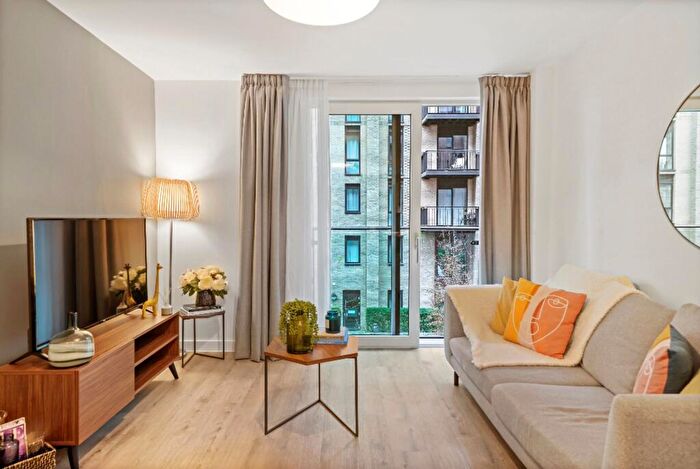 2 Bedroom Apartment To Rent In New Maker Yards, Middlewood St, M5