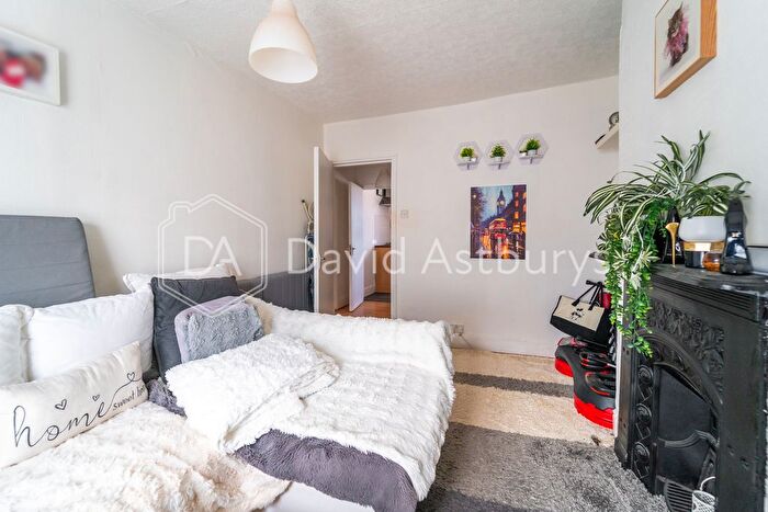 1 Bedroom Flat To Rent In The Broadway, Crouch End, London, N8