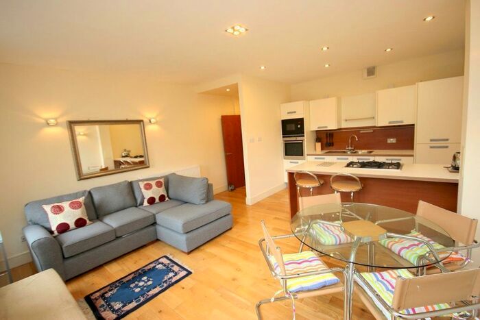 2 Bedroom Flat To Rent In Brunswick Street, Edinburgh, EH7