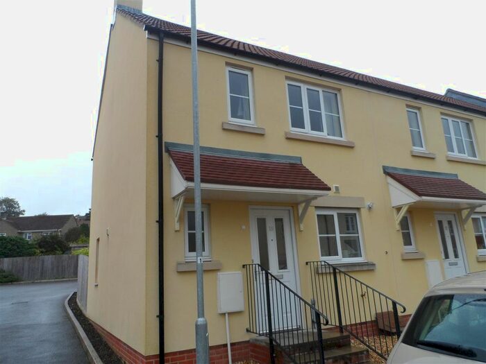 2 Bedroom Property To Rent In Walnut Place, Ilminster, TA19