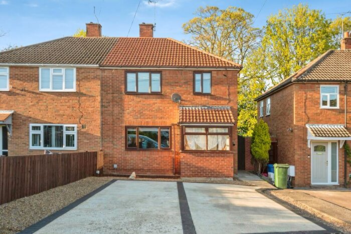 3 Bedroom Semi Detached House For Sale In Tennyson Avenue, Campsall, Doncaster, South Yorkshire, DN6