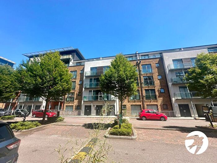 1 Bedroom Flat For Sale In Desvignes Drive, Hither Green, London, SE13