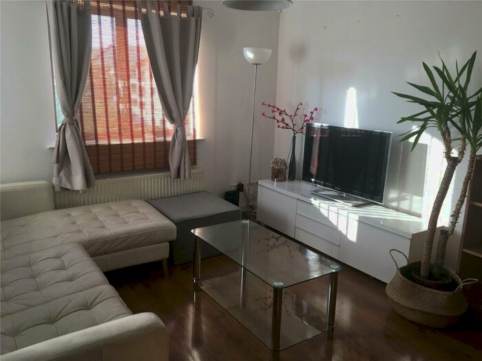 2 Bedroom Apartment To Rent In Sherard Court, Manor Gardens, Holloway, London, N7