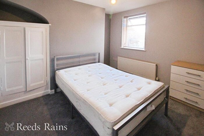 1 Bedroom Apartment To Rent In Chester Road, Macclesfield, Cheshire, SK11