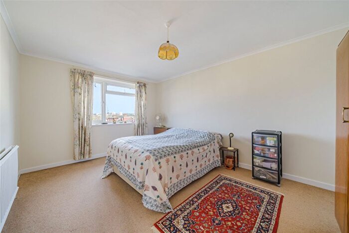 2 Bedroom Flat For Sale In Cranes Park Crescent, Surbiton, KT5