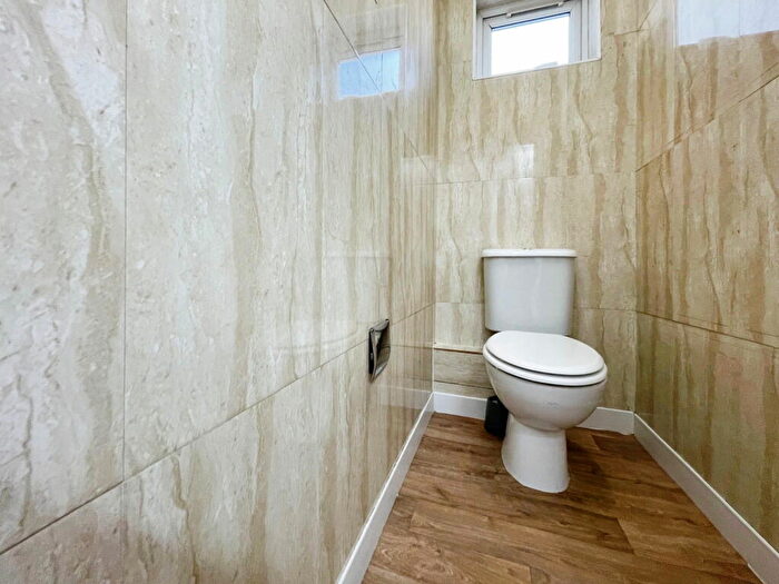 1 Bedroom House Of Multiple Occupation To Rent In Ernald Avenue, London, E6