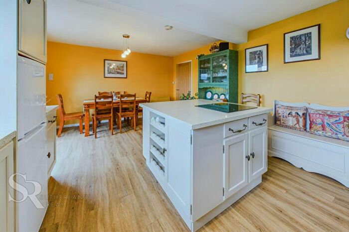 4 Bedroom Detached House For Sale In Graham Drive, Disley, SK12