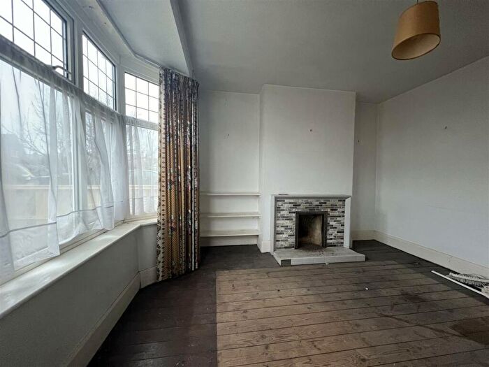 2 Bedroom Semi-Detached House For Sale In Brookvale Road, Stratford-Upon-Avon, CV37