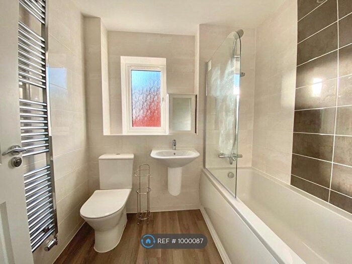 2 Bedroom Semi-Detached House To Rent In Gerard Avenue, Coventry, CV4