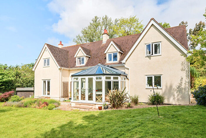 4 Bedroom Detached House For Sale In Mill Lane, Exeter, EX3