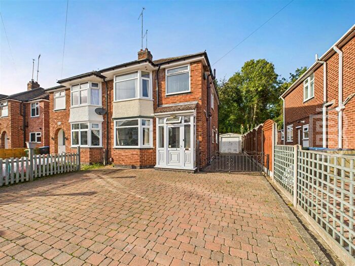 3 Bedroom Semi-detached House For Sale In Almond Grove, Rugby, CV21