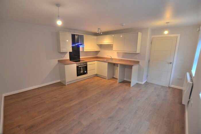 2 Bedroom Flat To Rent In Albert Terrace, Off High Street, Loughborough, Leicestershire, LE11