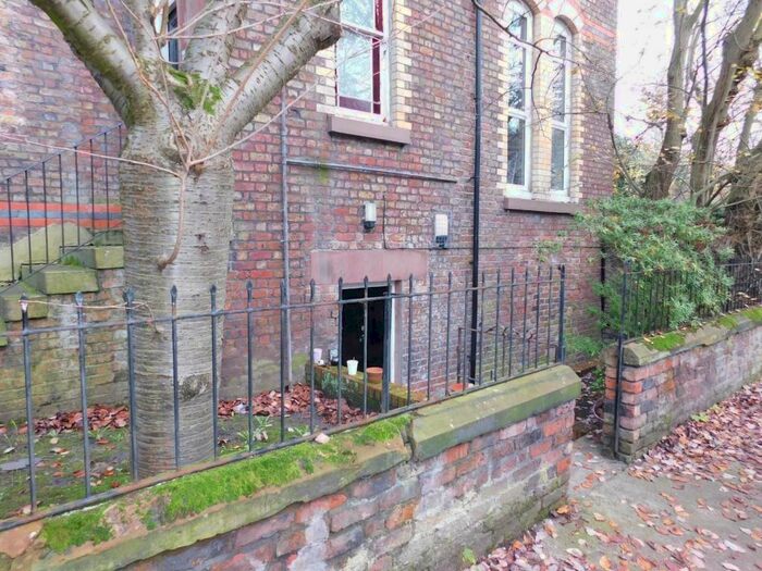 2 Bedroom Apartment To Rent In Livingston Avenue, Liverpool, L17