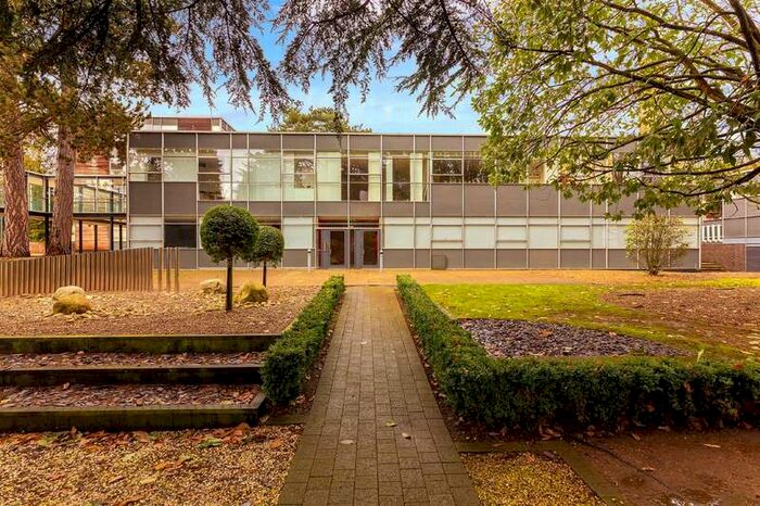 2 Bedroom Apartment To Rent In Newsom Place, Hatfield Road, St Albans, AL1