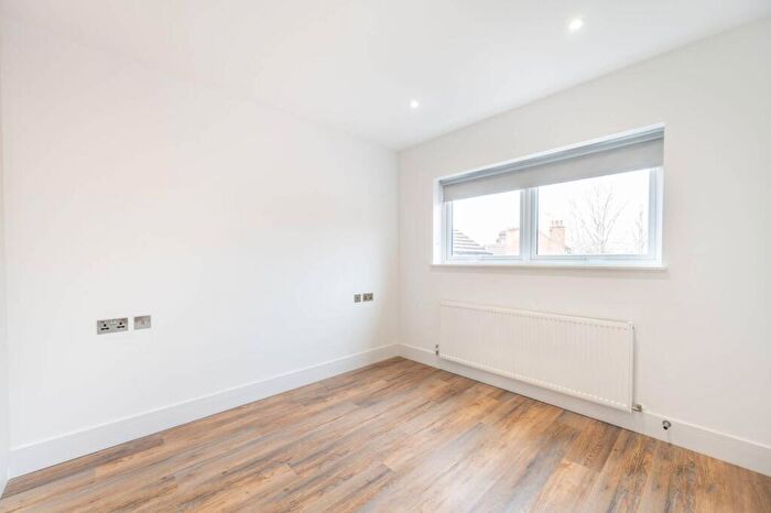 1 Bedroom Maisonette To Rent In Walm Lane, Nw", Willesden Green, London, NW2