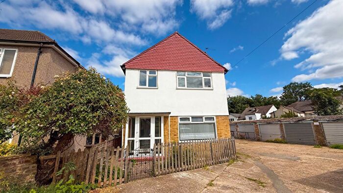 3 Bedroom Detached House To Rent In Rochester Road, Carshalton Village, Surrey, SM5