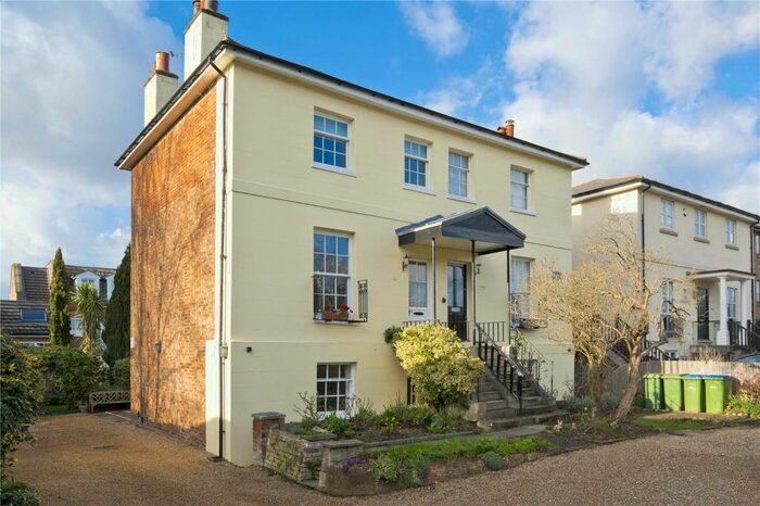 1 Bedroom Flat To Rent In Rosary, Portsmouth Road, Esher, Surrey, KT10