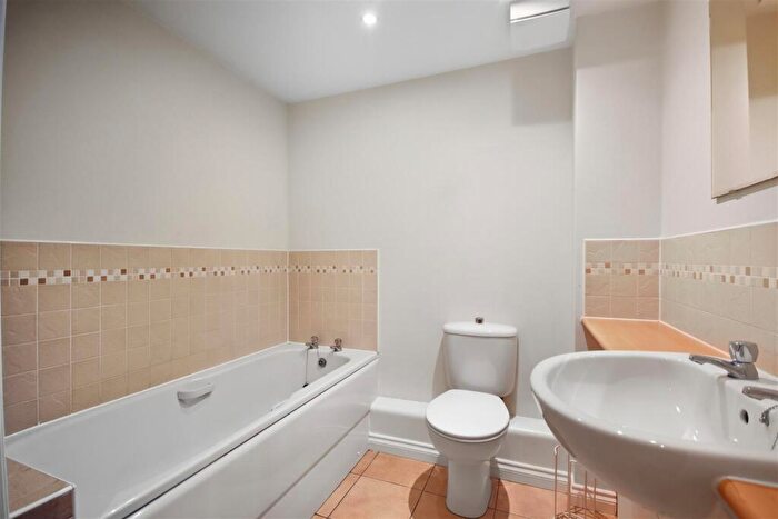 1 Bedroom Flat For Sale In Coniston House, Spinner Croft, Chesterfield, S40 - Photo 7